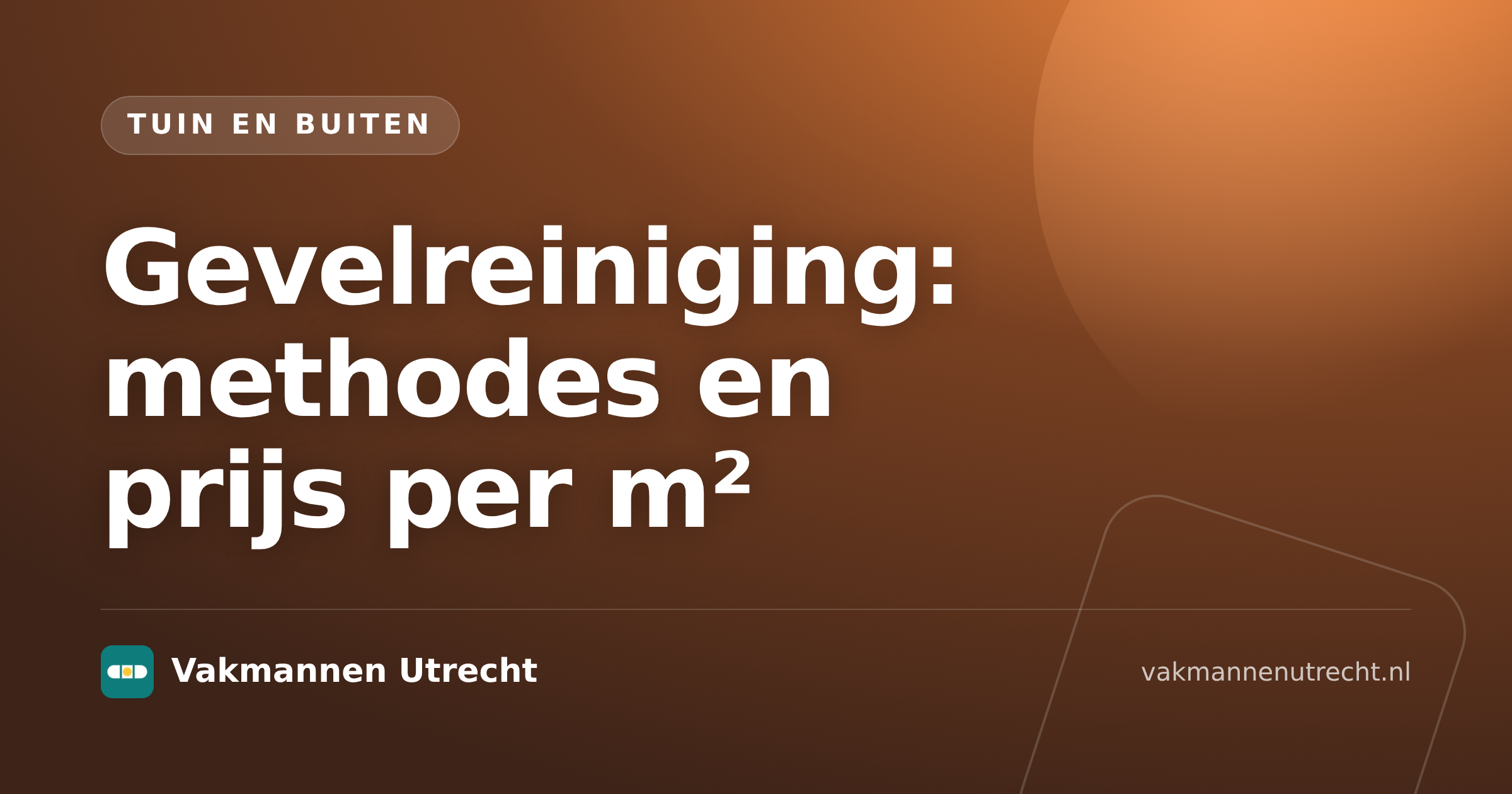 Gevelreiniging van een buitenmuur met specialist en reinigingsapparatuur